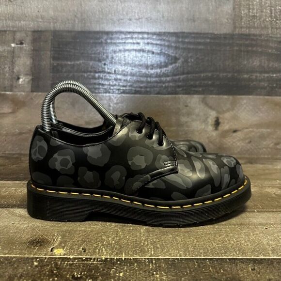Dr. Martens Shoes - Doc Martens 1461 Men's 5 / womens 6 Skull Leopard Print Oxfords Black 27686